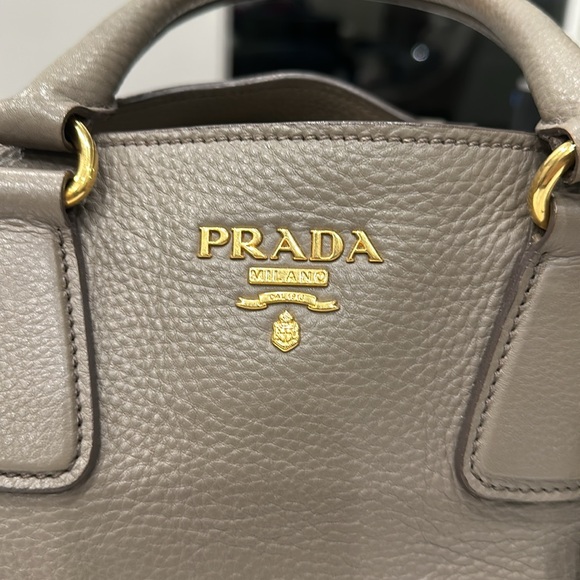 Prada handbag with shoulder straps - Picture 2 of 7